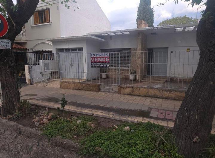 Casa · 160m² · 7 Ambientes · 1 Cochera