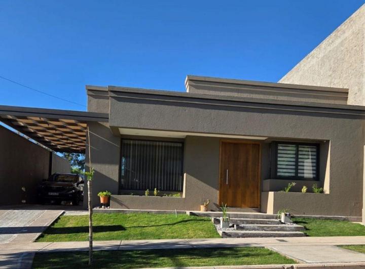 Casa · 160m² · 5 Ambientes