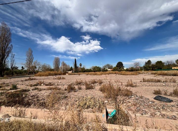 Terreno · 303m²