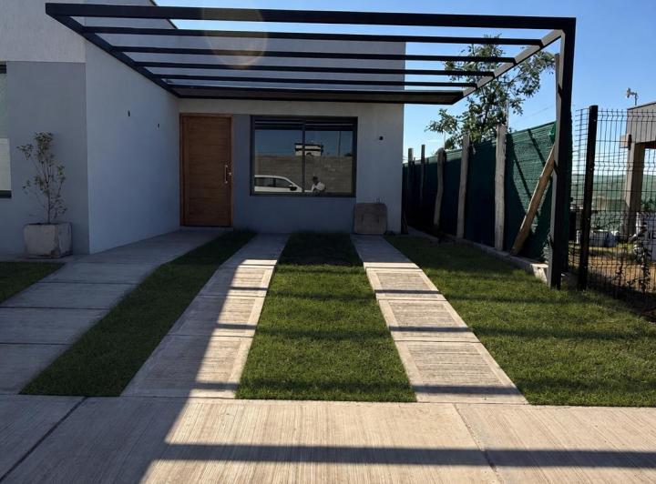 Casa · 80m² · 3 Ambientes · 1 Cochera