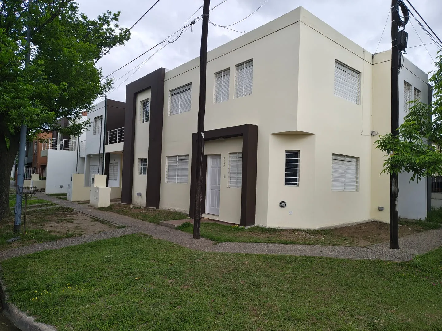 ALQUILER DUPLEX TRES DORMITORIOS  NUEVO POETA LUGONES