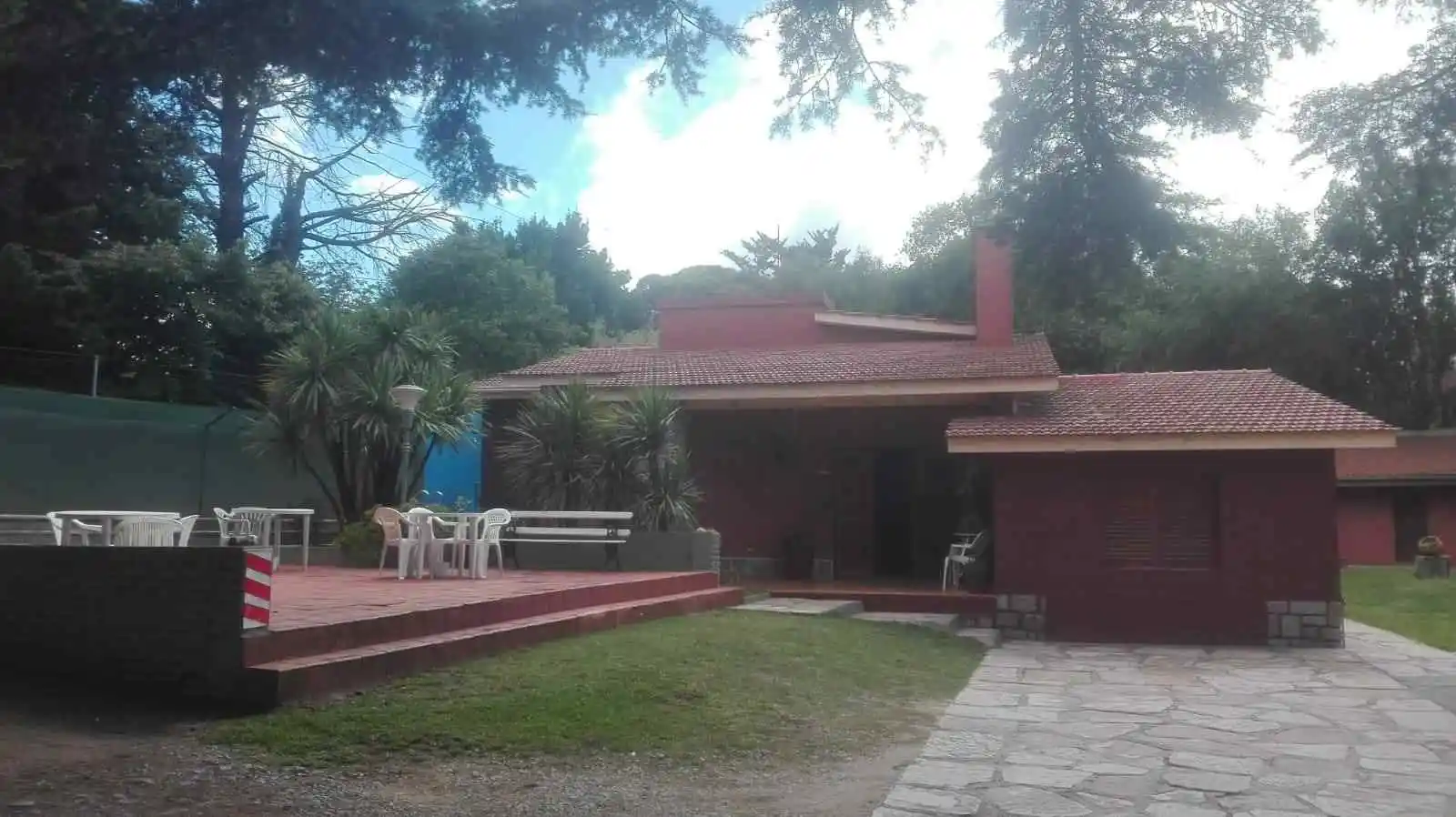 COMPLEJO DE CABAÑAS - VILLA GIARDINO - ESCUCHO OFERTA