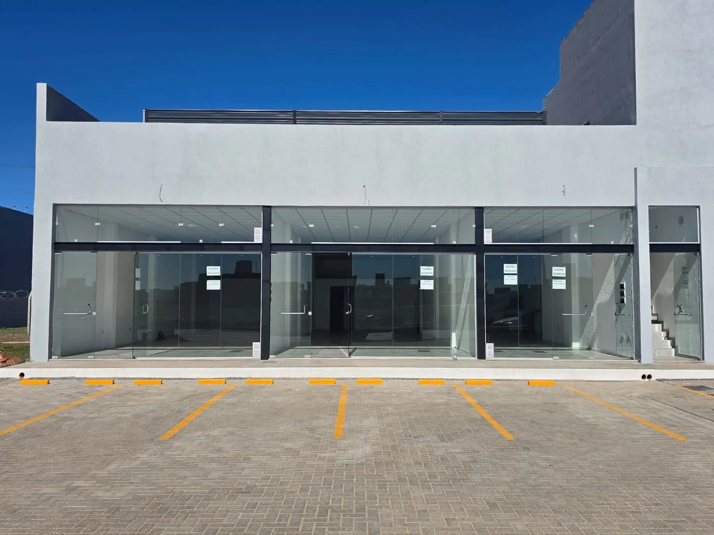 ALQUILER LOCAL COMERCIAL  MANANTIALES II  CBA