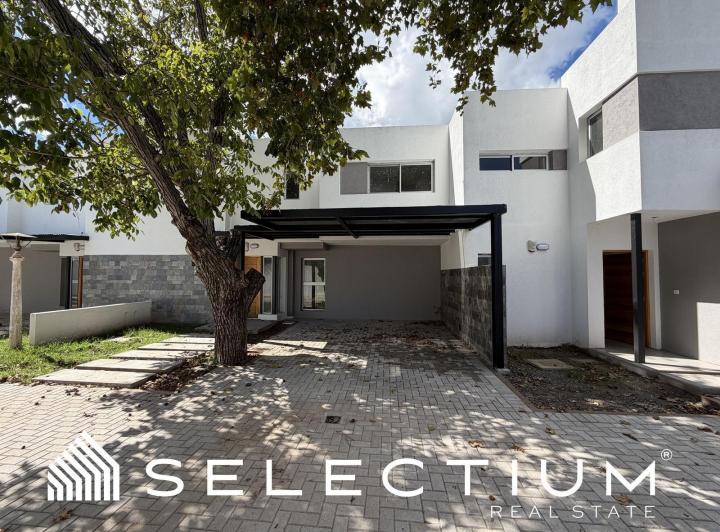 Casa · 150m² · 5 Ambientes · 2 Cocheras
