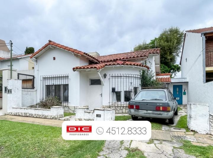 Casa · 100m² · 4 Ambientes · 2 Cocheras