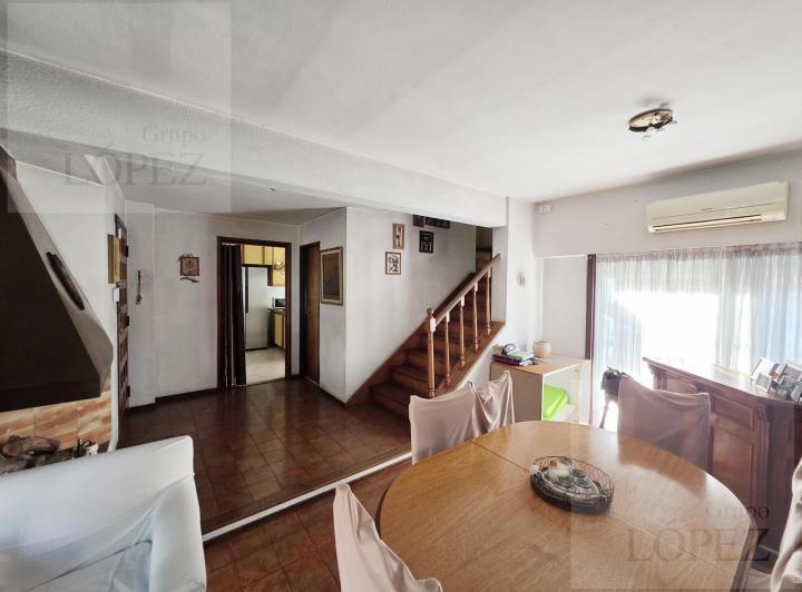 Casa · 153m² · 4 Ambientes · 2 Cocheras