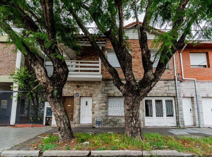Casa · 314m² · 6 Ambientes · 1 Cochera