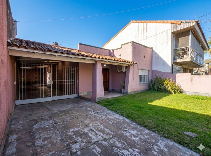Casa · 160m² · 4 Ambientes · 2 Cocheras