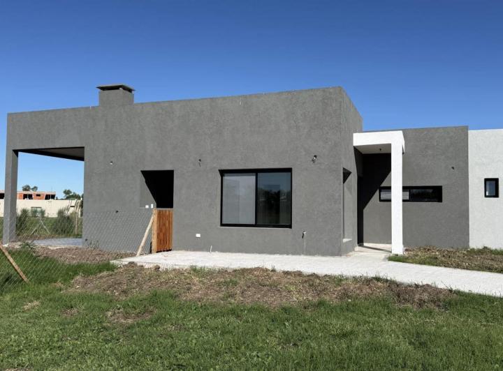 Casa · 123m² · 4 Ambientes · 1 Cochera