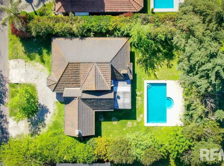 Casa · 190m² · 5 Ambientes · 2 Cocheras