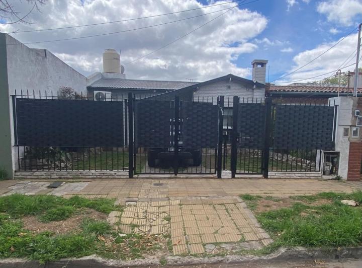 Casa · 200m² · 4 Ambientes · 1 Cochera