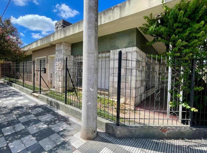 Casa · 269m² · 5 Ambientes · 4 Cocheras