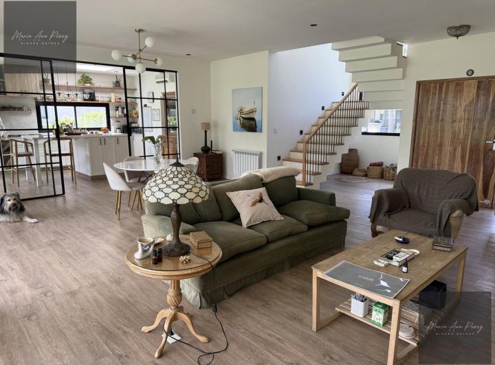 Casa · 193m² · 4 Ambientes · 5 Cocheras