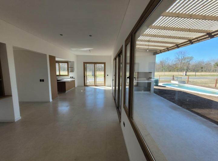 Casa · 145m² · 4 Ambientes · 1 Cochera