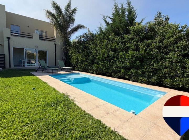 Casa · 155m² · 4 Ambientes · 3 Cocheras