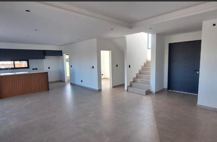Casa · 195m² · 5 Ambientes