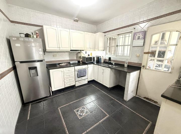 Casa · 186m² · 6 Ambientes · 1 Cochera