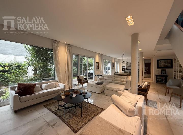 Casa · 280m² · 5 Ambientes