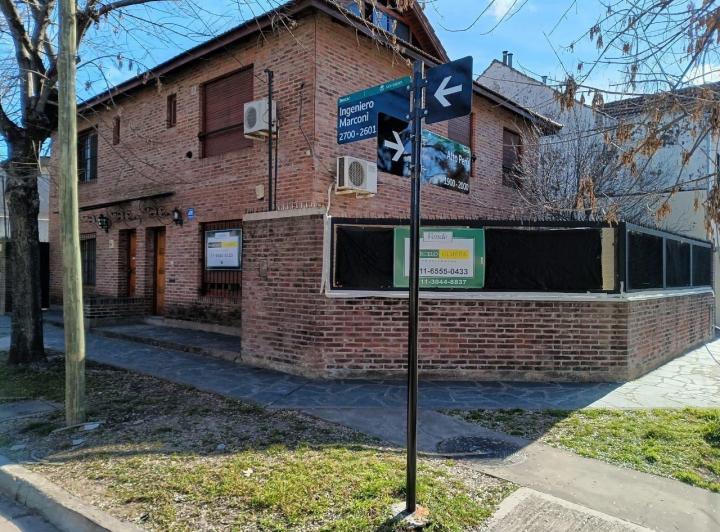 Casa · 100m² · 5 Ambientes · 2 Cocheras