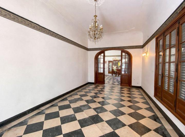 Casa · 270m² · 5 Ambientes · 3 Cocheras