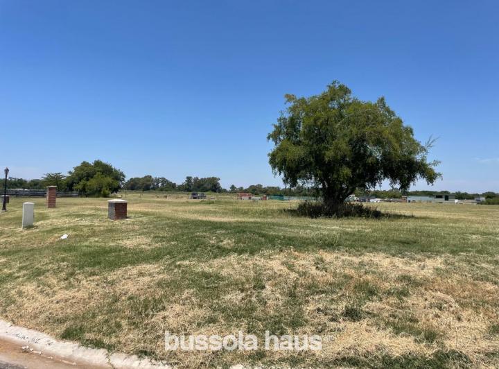 Terreno · 602m²