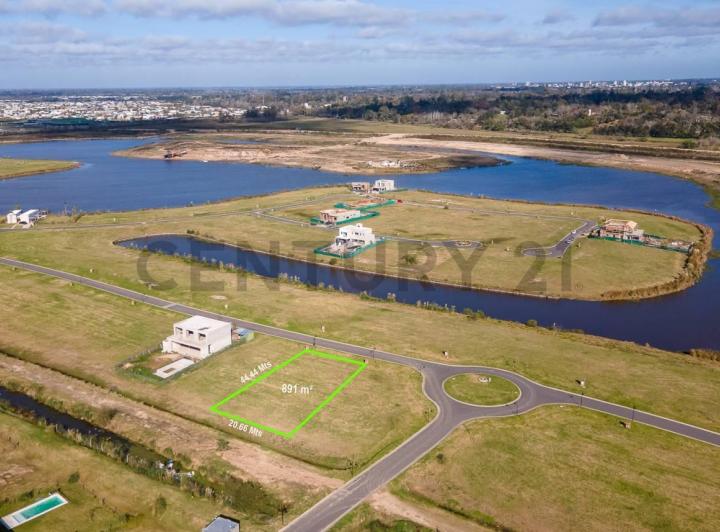 Terreno · 891m²