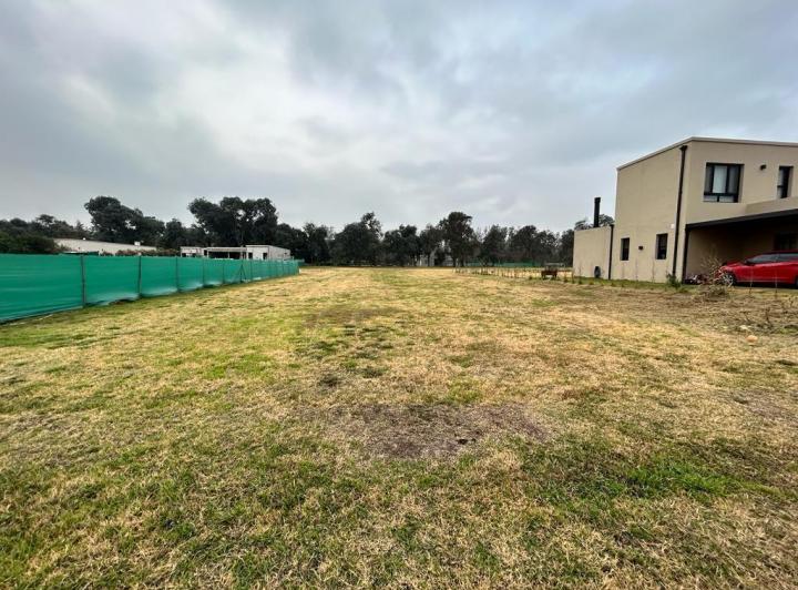Terreno · 840m²