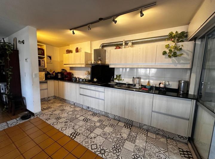 Departamento · 190m² · 4 Dormitorios · 1 Cochera