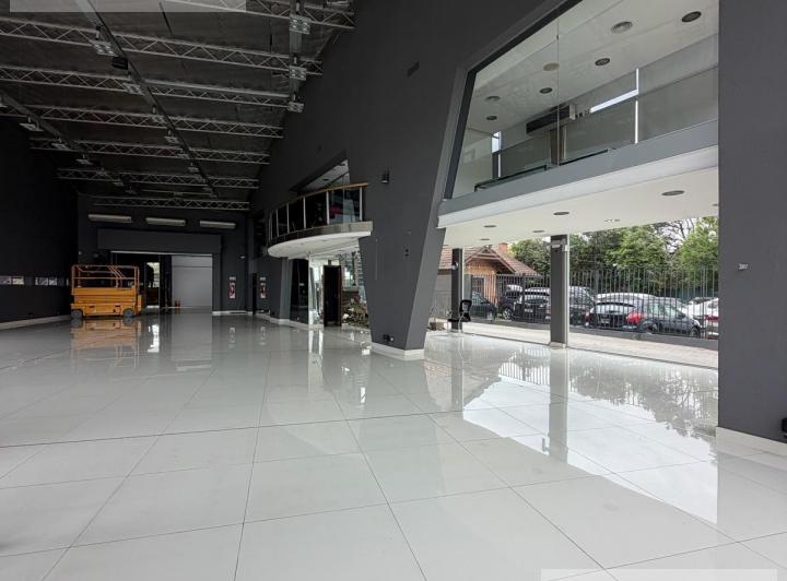 Local comercial · 600m² · 4 Ambientes