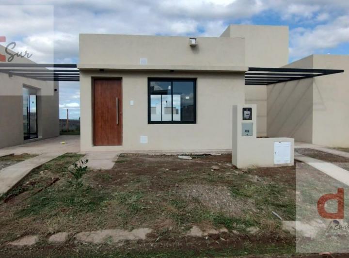 Casa · 70m² · 4 Ambientes · 1 Cochera