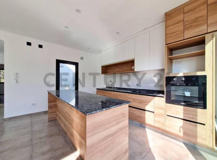 Casa · 94m² · 3 Ambientes · 1 Cochera