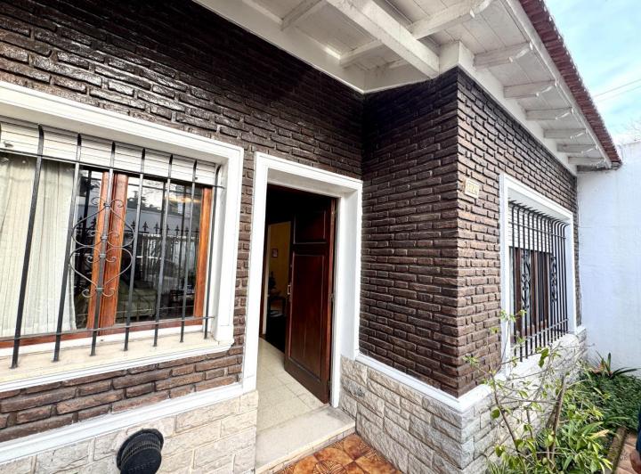 Casa · 182m² · 5 Ambientes · 1 Cochera