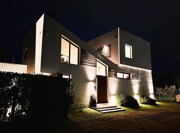 Casa · 175m² · 4 Ambientes · 2 Cocheras