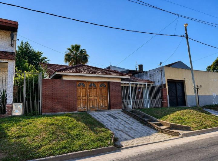 Casa · 120m² · 4 Ambientes · 1 Cochera