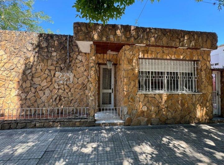 Casa · 123m² · 4 Ambientes · 1 Cochera