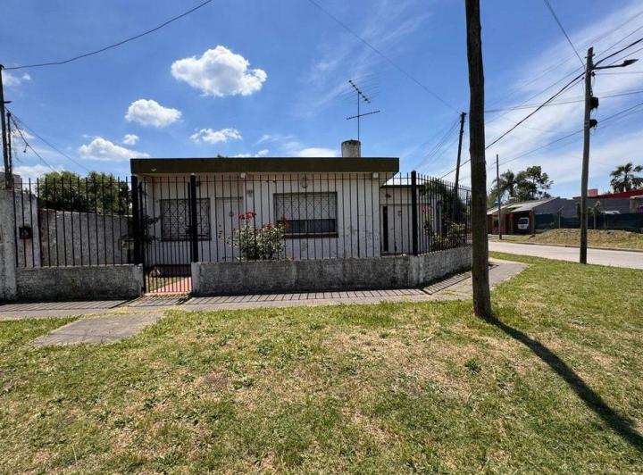 Casa · 90m² · 4 Ambientes · 1 Cochera