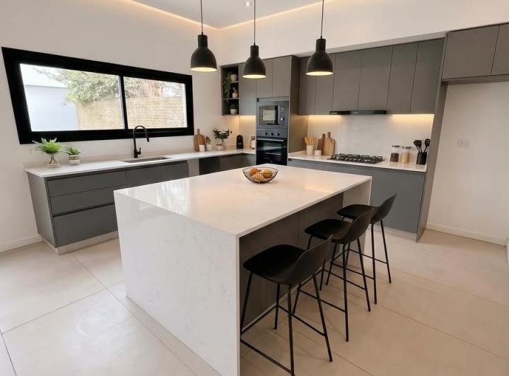 Casa · 130m² · 4 Ambientes · 2 Cocheras