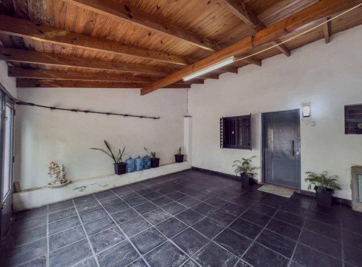 Casa · 92m² · 4 Ambientes · 2 Cocheras
