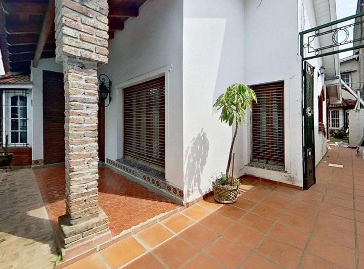 Casa · 140m² · 4 Ambientes · 1 Cochera