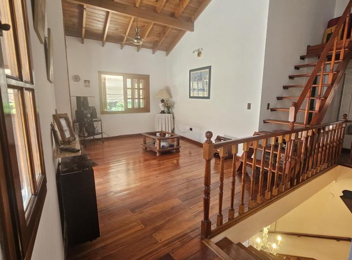 Casa · 150m² · 4 Ambientes · 2 Cocheras