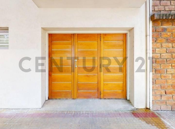Casa · 205m² · 4 Ambientes · 1 Cochera