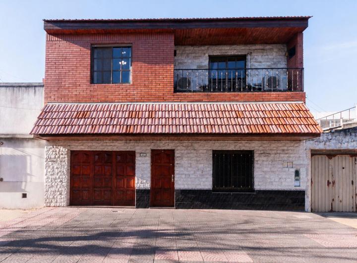 Casa · 200m² · 4 Ambientes · 1 Cochera
