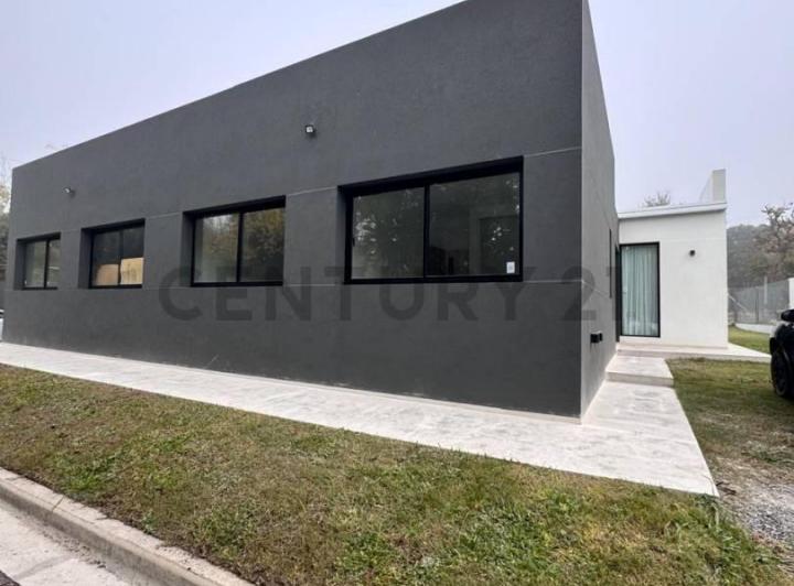 Casa · 94m² · 2 Dormitorios · 1 Cochera