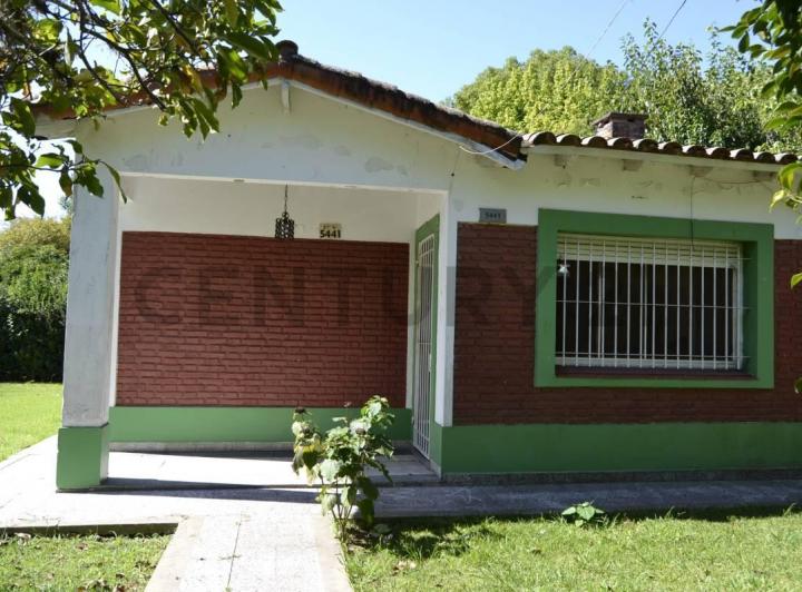 Casa · 88m² · 4 Ambientes · 3 Cocheras