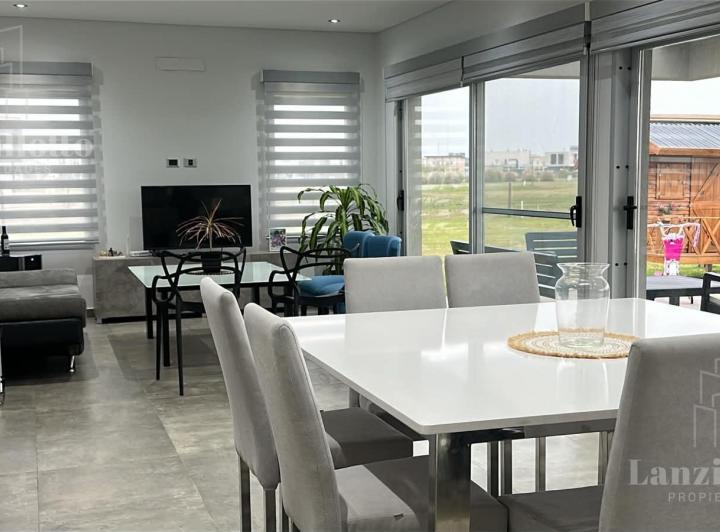 Casa · 198m² · 6 Ambientes · 6 Cocheras
