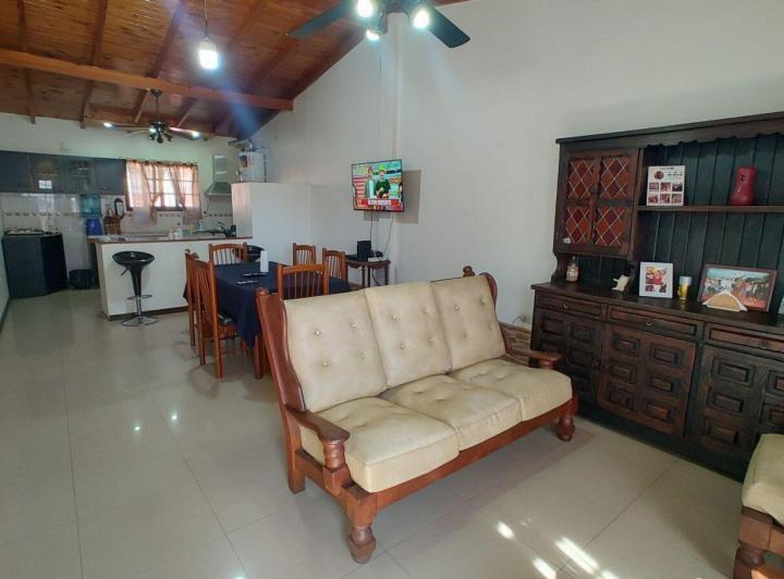 Casa · 300m² · 9 Ambientes · 1 Cochera