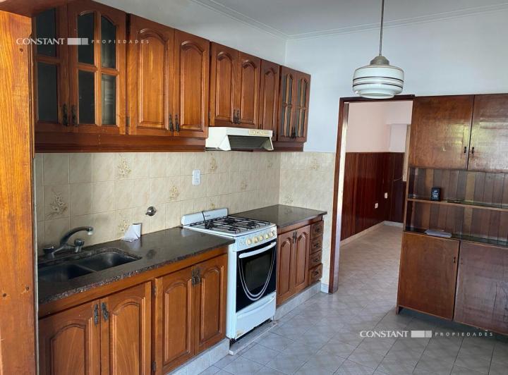 Casa · 180m² · 5 Ambientes · 1 Cochera