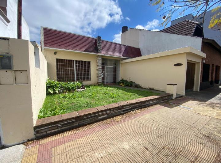 Casa · 270m² · 4 Ambientes · 1 Cochera