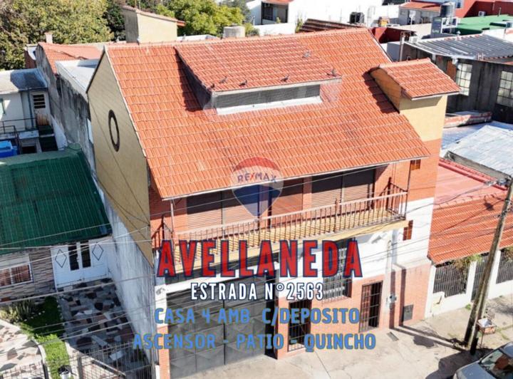 Casa · 410m² · 4 Ambientes · 1 Cochera