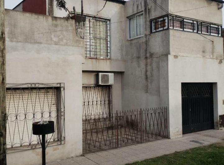 Casa · 85m² · 7 Ambientes · 3 Cocheras